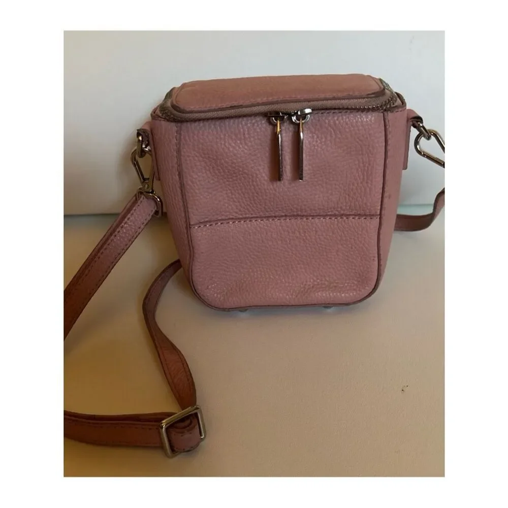 Brandon Blackwood Leather Portmore Crossbody in Blush